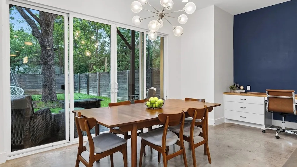 Govalle Glow by Avantstay East Austin Retreat Firepit Near Downtown + Nightlife