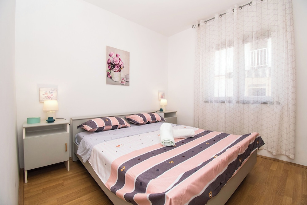 Apartments Tiho