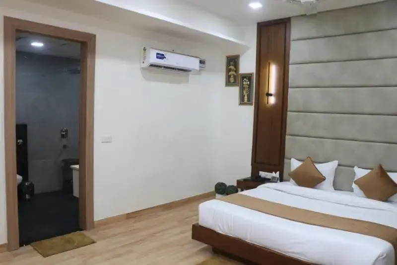 hotel the royal jewel