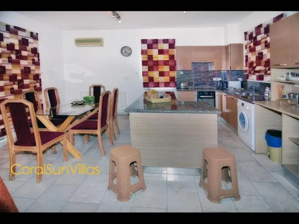 Villa 200m To The Coral Bay Strip, Large Pool