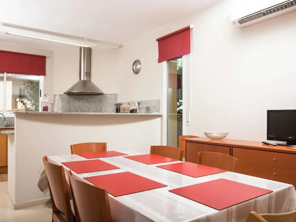 Modern Villa in les Corts With Pool