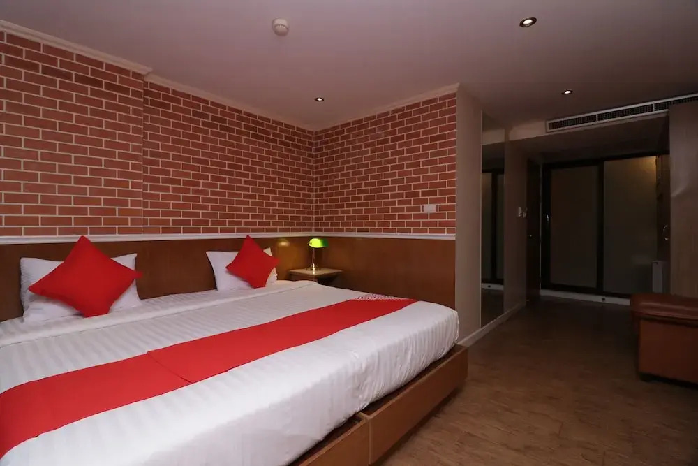 72 Ekamai @ Sukhumvit Hotel
