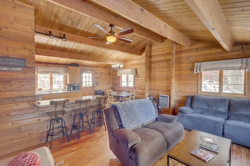 Pine Mountain Club Cabin Rental w/ Pool Access!