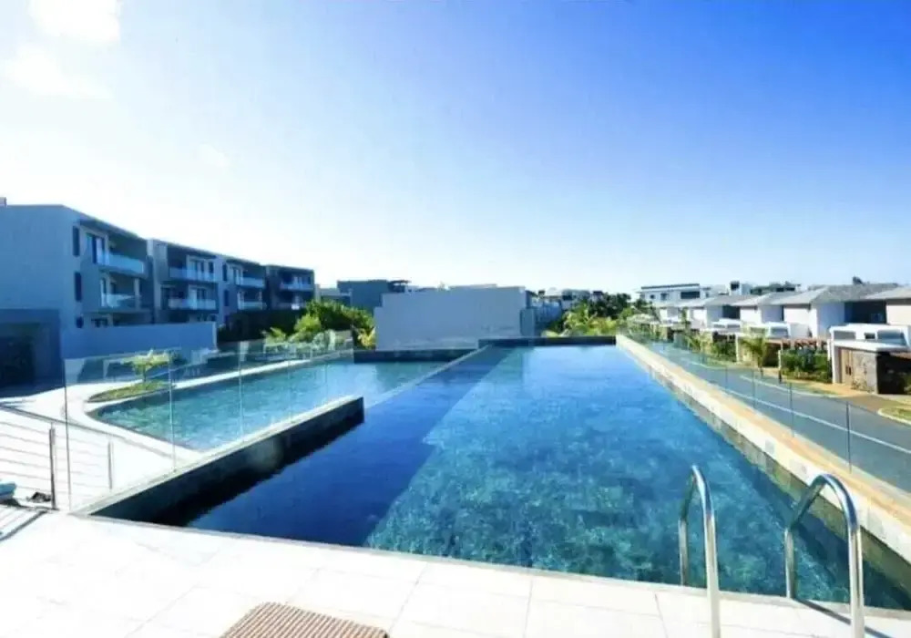 Azuri Apartment with Beach, Pools, Gym, Golf, Shops, Restaurants, Spa, Boat activities, Tennis &Paddle court, kids corner
