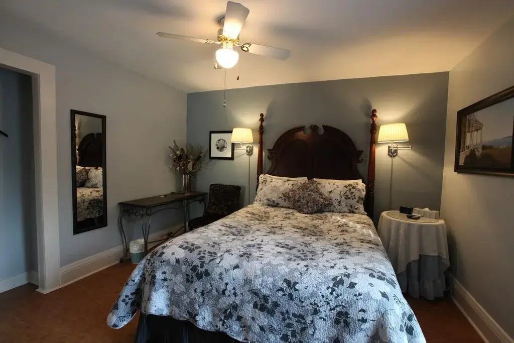 Ambiance By The Falls B&B