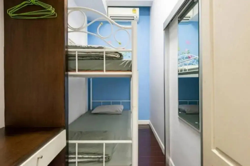 1137 Hostel