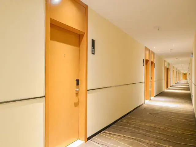 City Comfort Inn Hubei University of Technology Banqiao Metro Station
