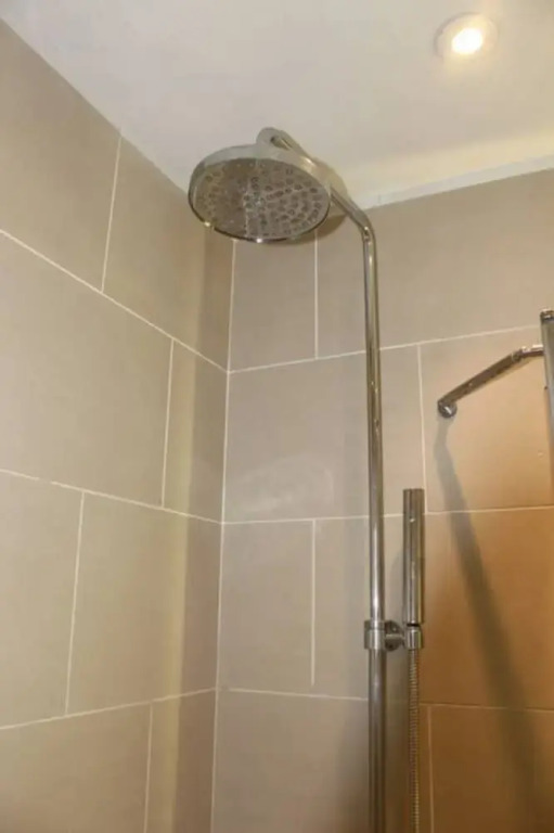 4 Bedroom House With Large Garden