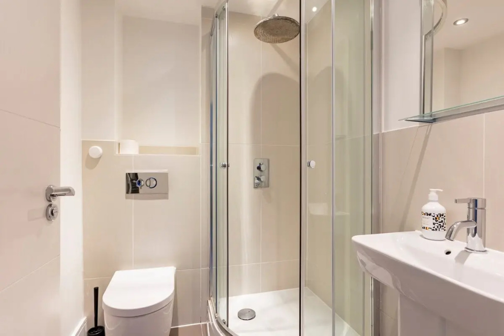 Child & pet friendly | Parking