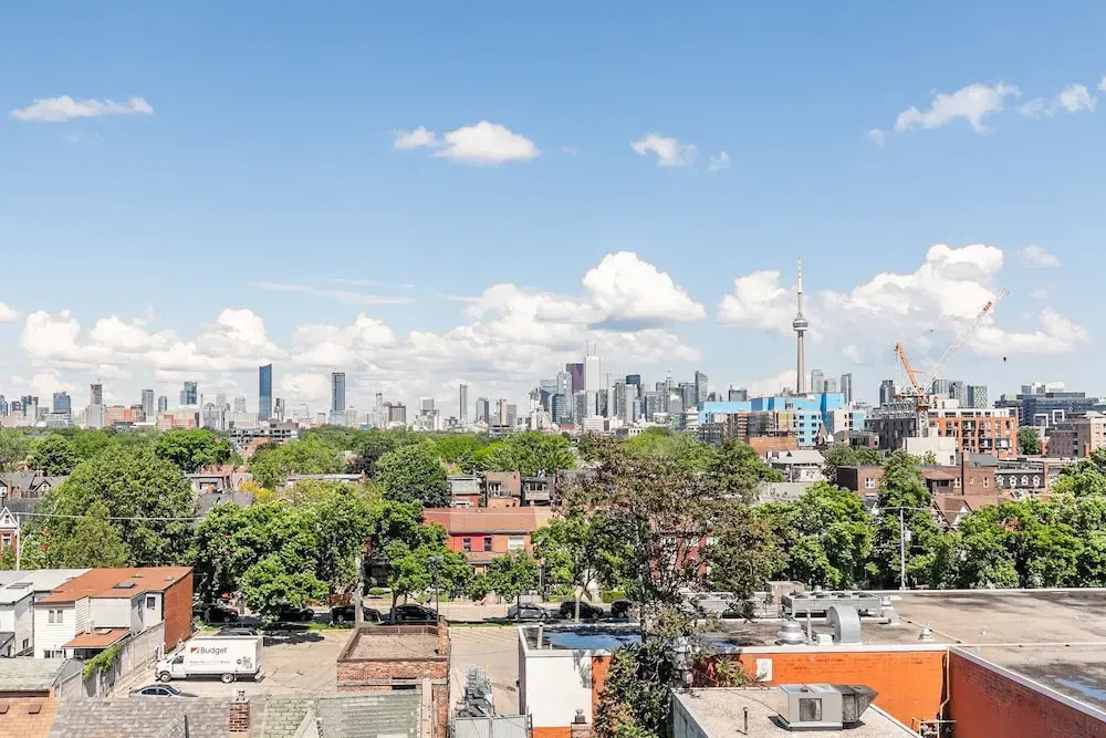 Stunning New 1BR Suite Trendy Queen West