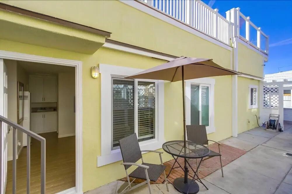 Roxy Beach House 1 1 Bedroom 1 Bathroom Condo