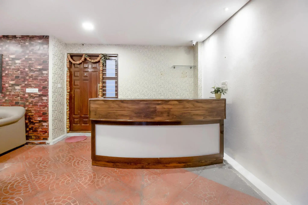 Collection O BLR2460 Sln Suites
