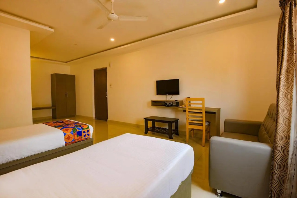 Fabhotel Champion Gateway