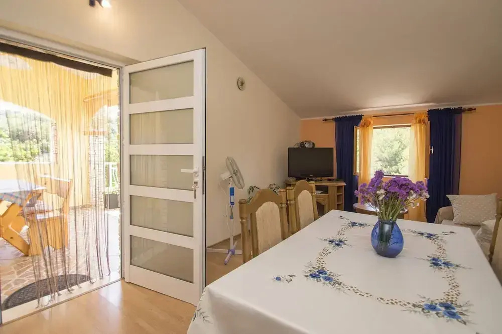 Ante Š - Peaceful and Close to the sea - A2