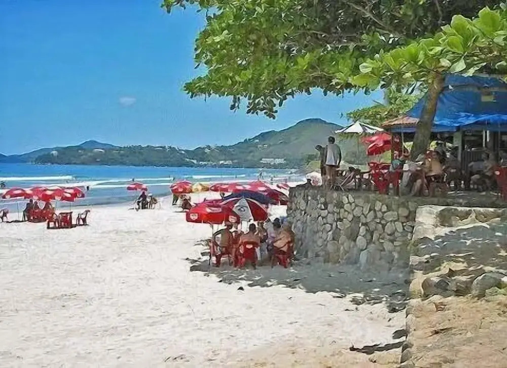 Raridade - Apt próx praia vista mar ar con