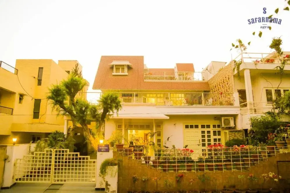 Safarnama Agra