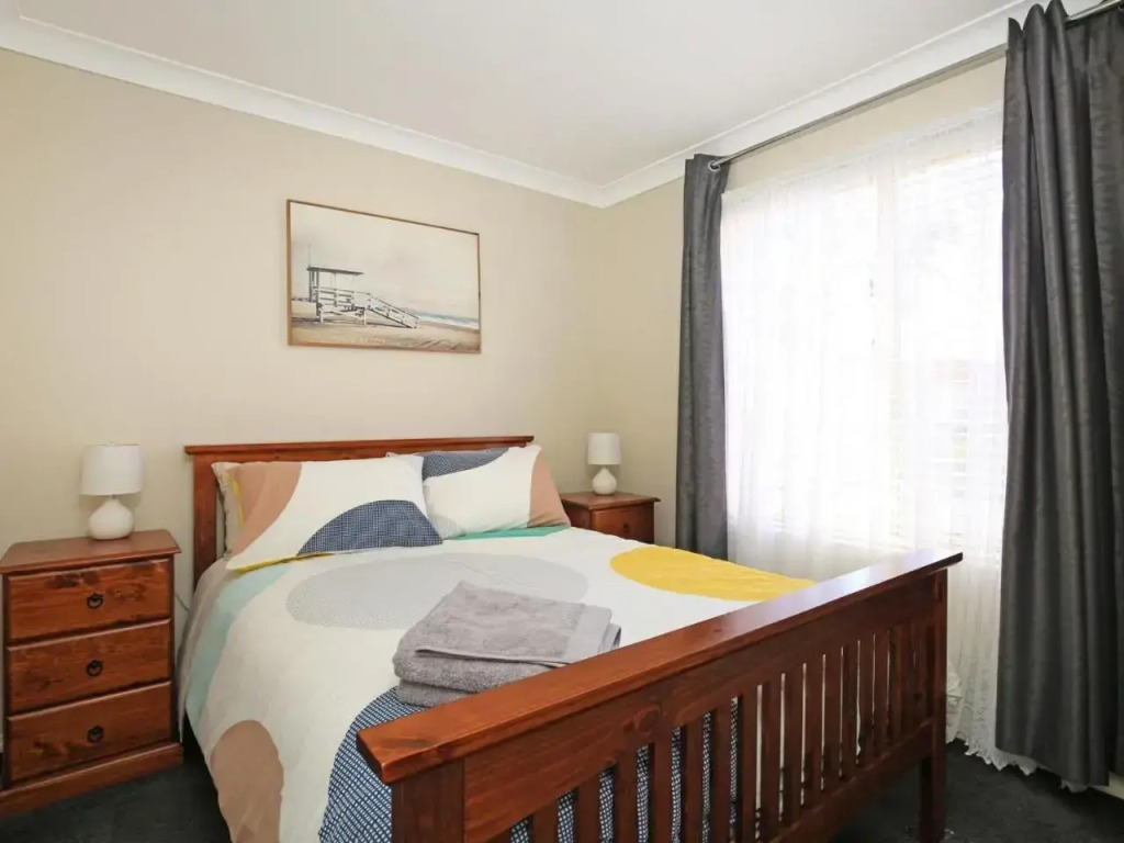 Kingfisher I Pet Friendly I 10 Min Walk to Beach