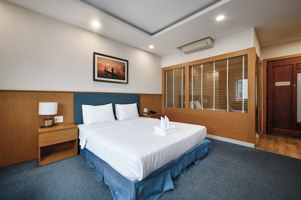 Sunshine Airport Hotel