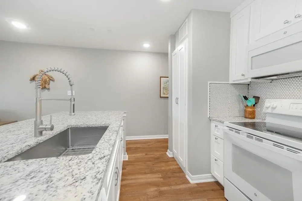 Sunrise Villas 208 - BOARDWALK TO THE BEACH