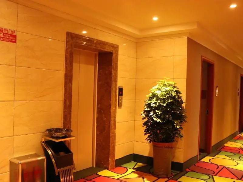 Shell Rizhao Donggang District Bus station Hotel
