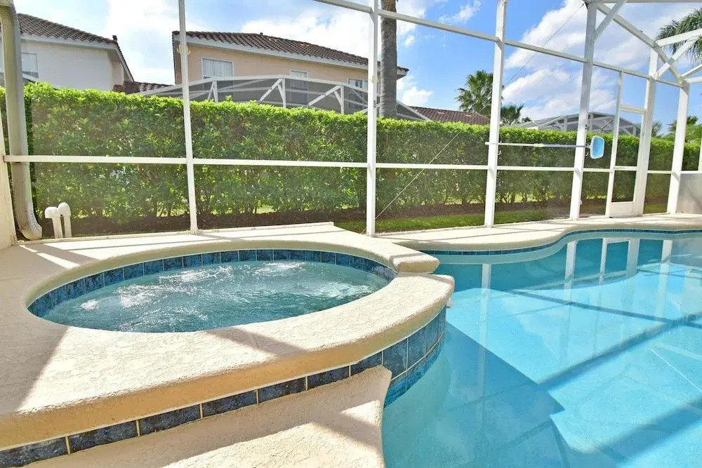 T842BD South 4 Br villa by RedAwning