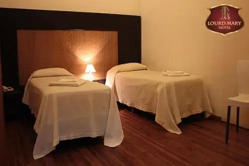 HOTEL LOURD MARY