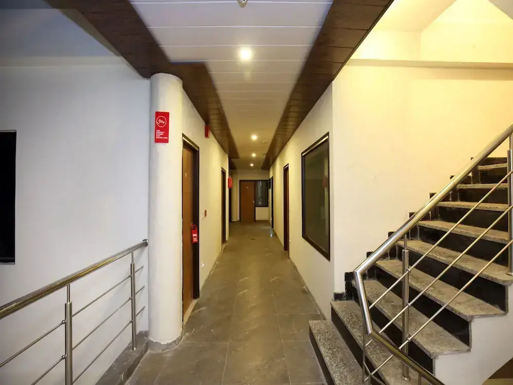 OYO 9822 Hotel Seven
