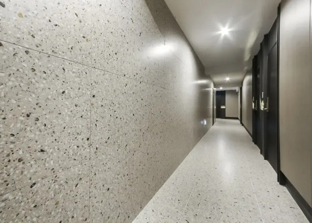 Gray 194 Hotel