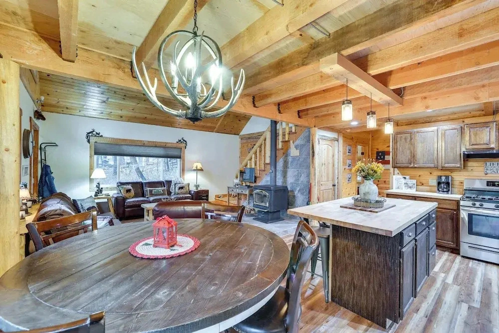 Peaceful Garden Valley Cabin w/ Private Deck