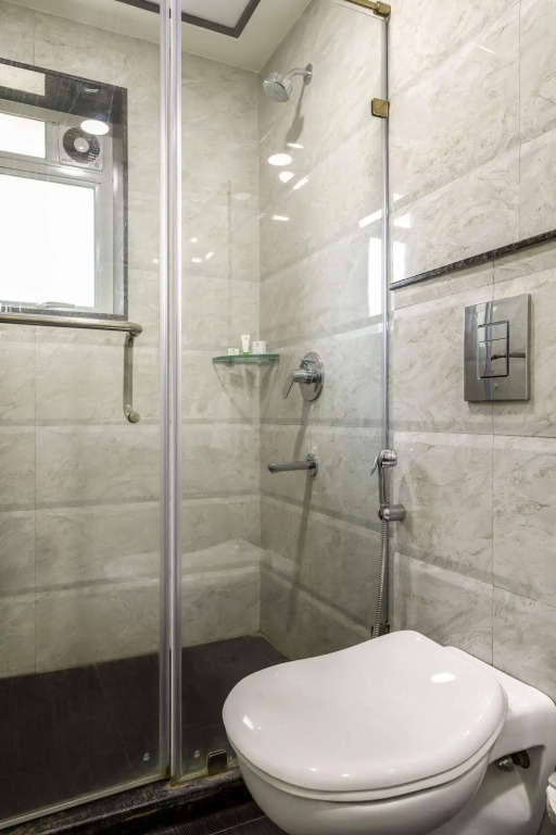 OYO 16703 Hotel The Platinum