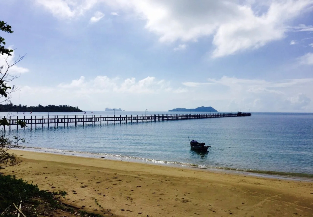 Baan i Talay Chumphon บ้านไอทะเลชุมพร