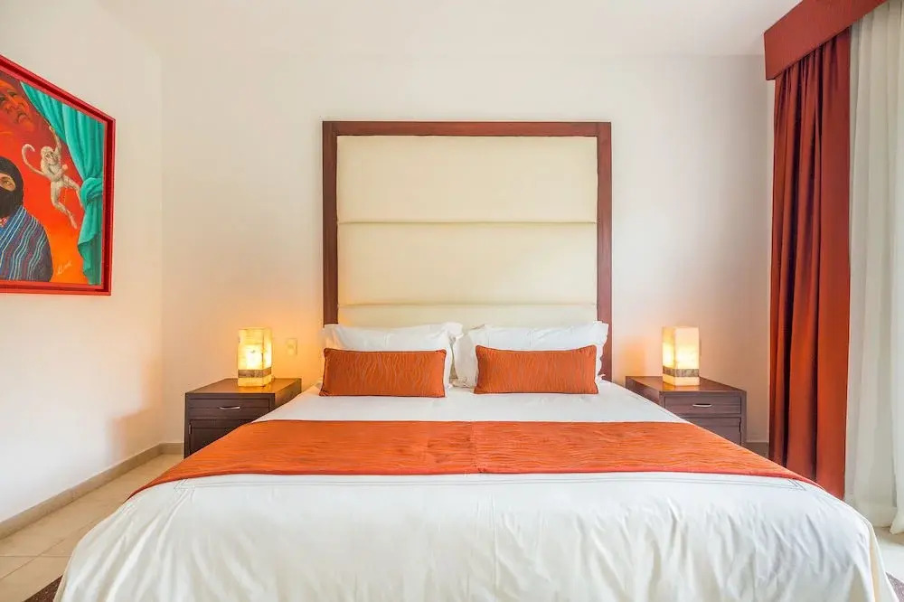 Villa Azalea Luxury B & B