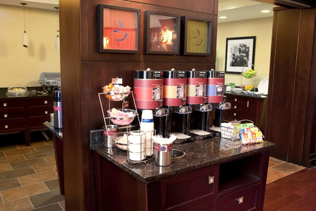Hampton Inn & Suites Detroit-Canton