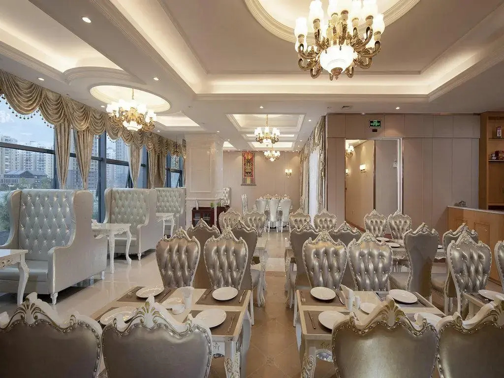Vienna International Hotel