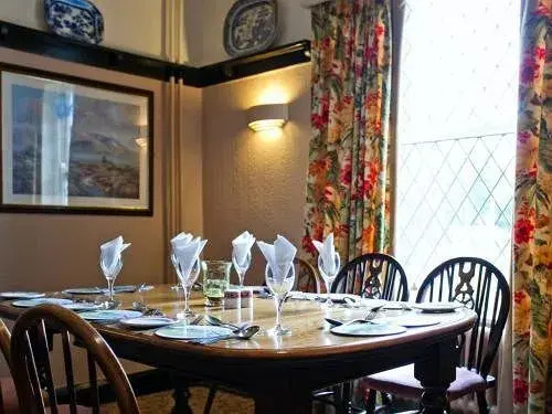 Ye Horns Inn
