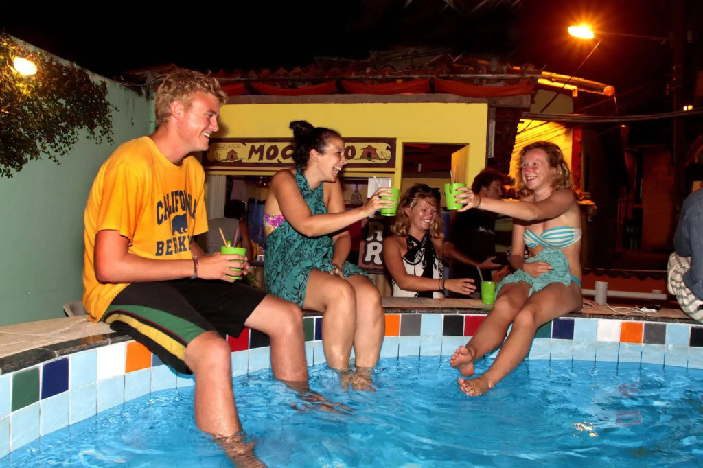 Papagaio Hostel & Pousada