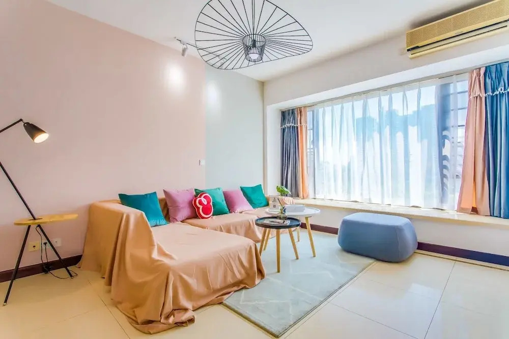 Locals Boutique Apartment  Huafa  No.3