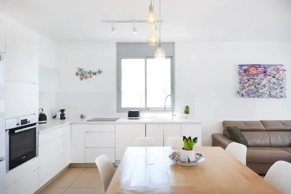 Airy 3BR Duplex Penthouse in Bograshov 71 by HolyGuest