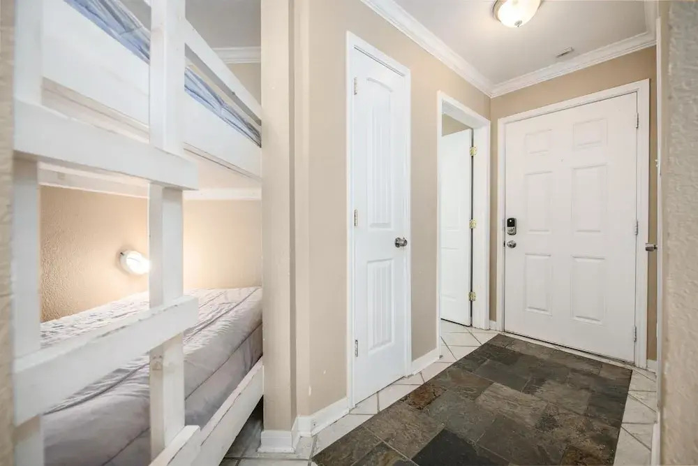 Seascape 2204 1 Bedroom 1 Bathroom Condo