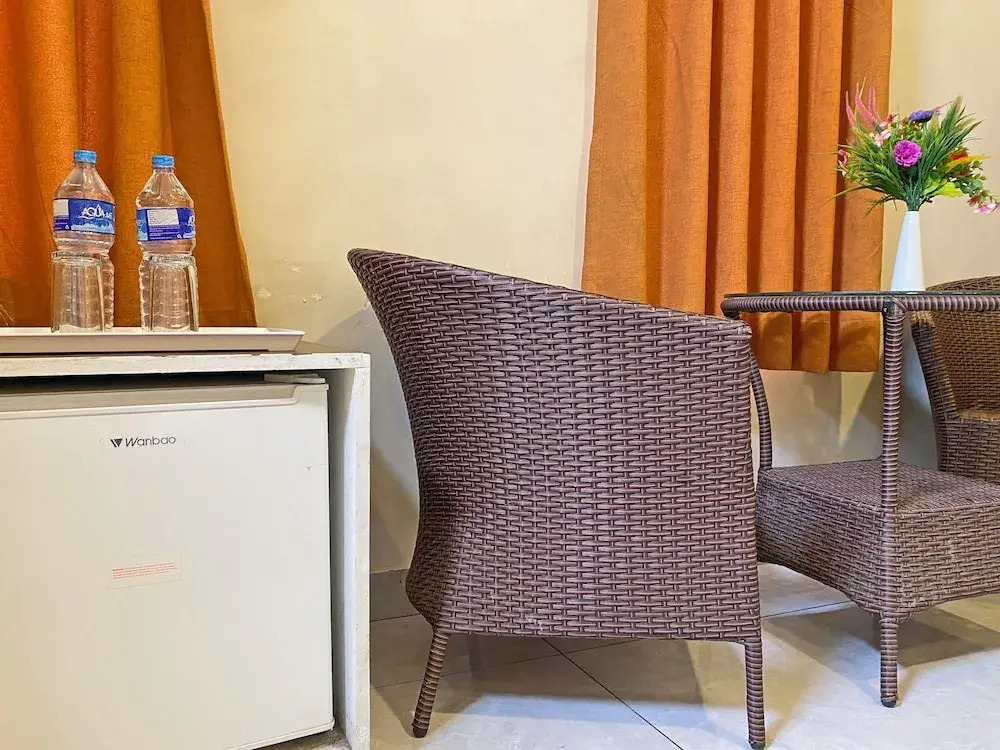 Hotel Tara Suites