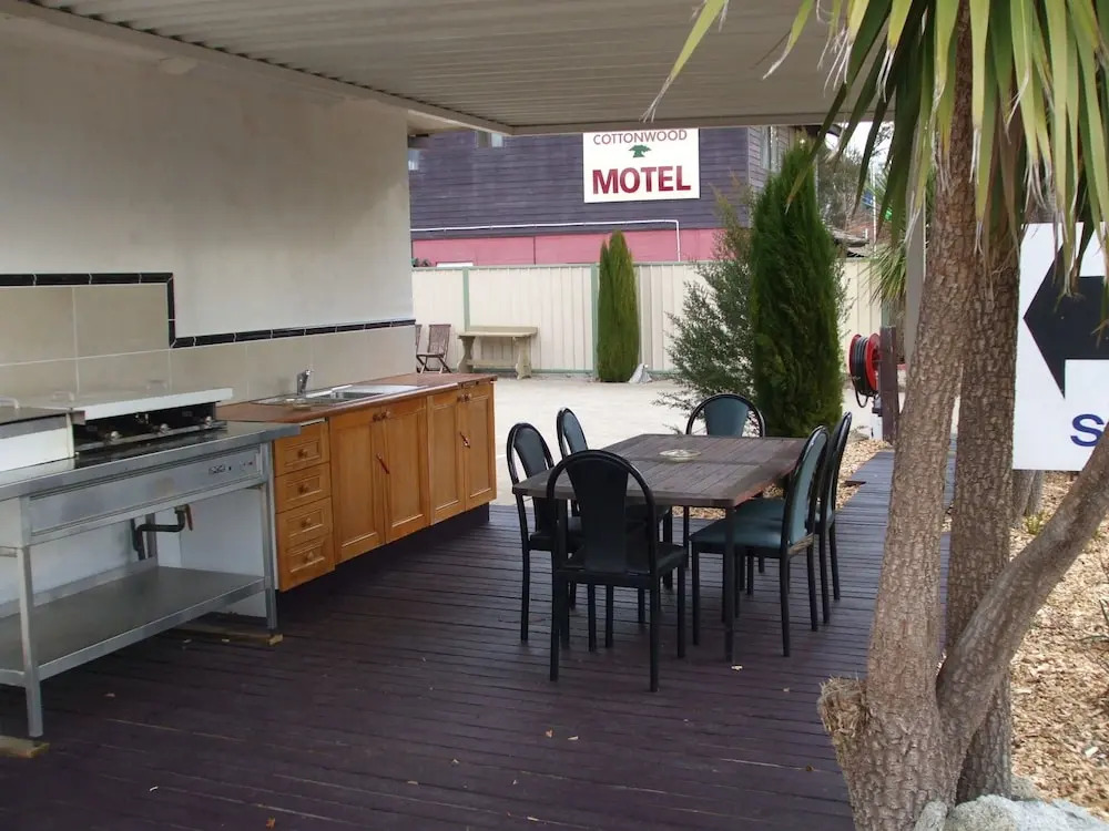 Snowdream Motel