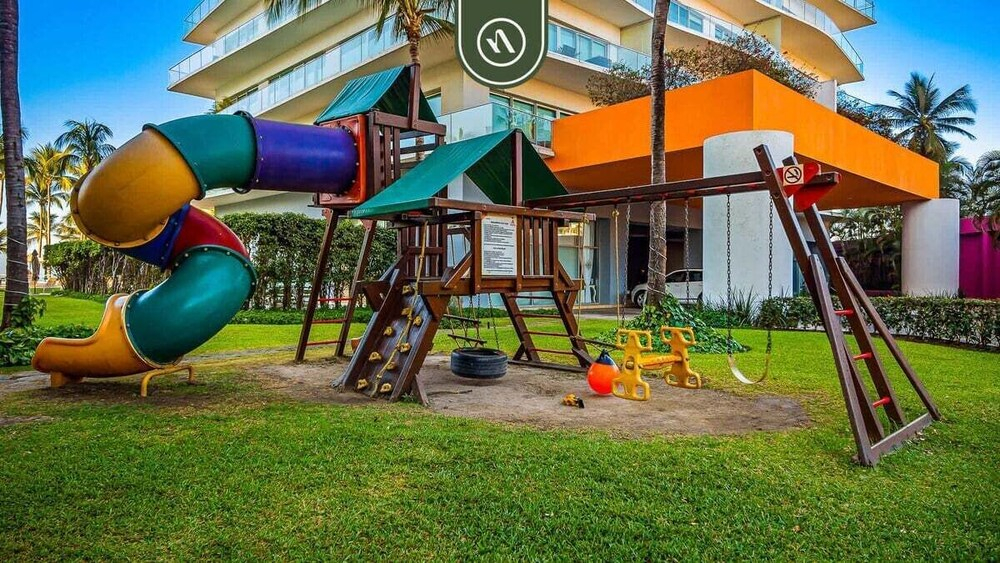 Beachfront 1 BR Condo With Multiple Pools - Gym