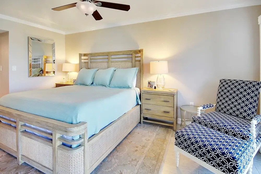 Land's End 302 Building 4 Beautiful Updated Condo Amazing Views!