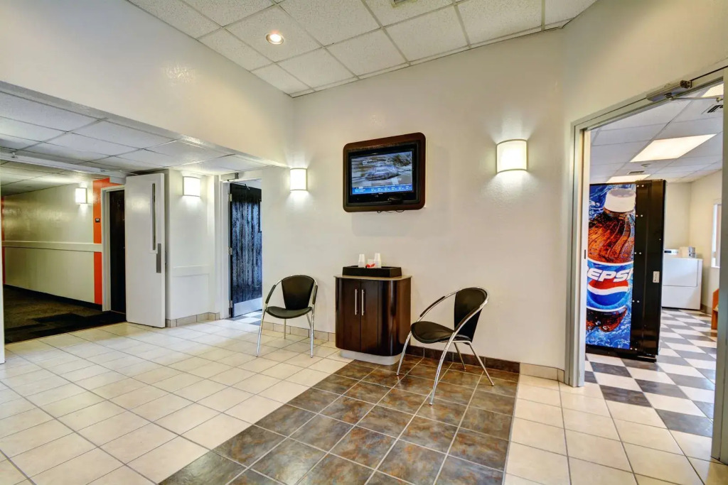 Motel 6-Seekonk, MA - Providence East