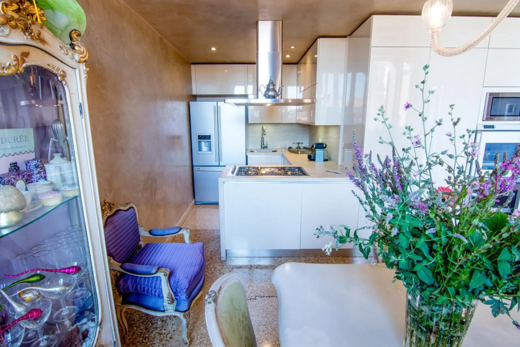 Opera Luxury Apartment