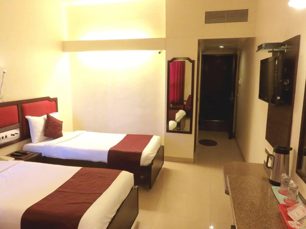 Hotel Ashish Plaza