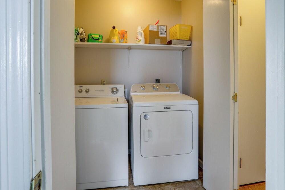 3 Mi to Town! Cozy Apartment in Poplar Bluff