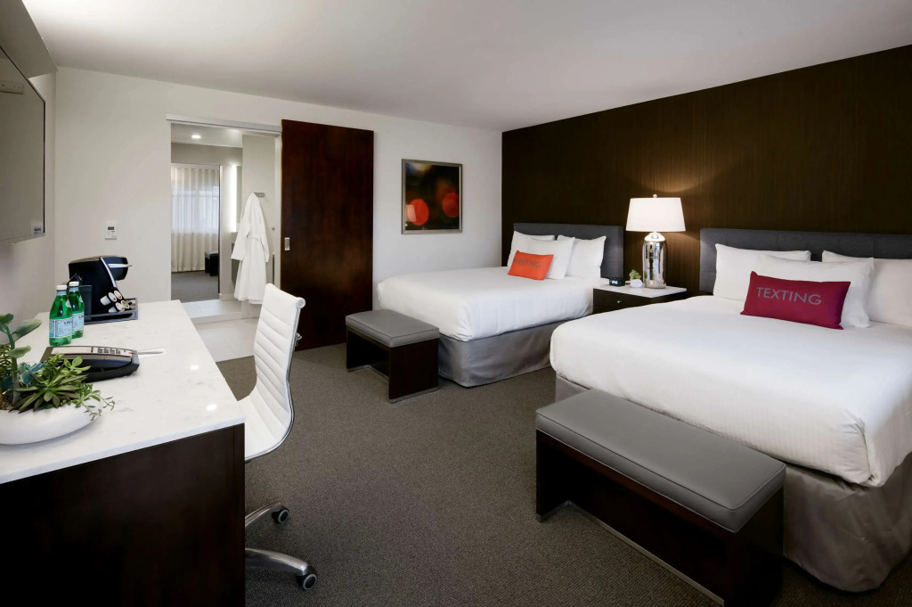 Hotel Lucent