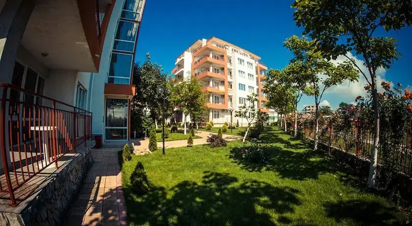 Riviera Studio