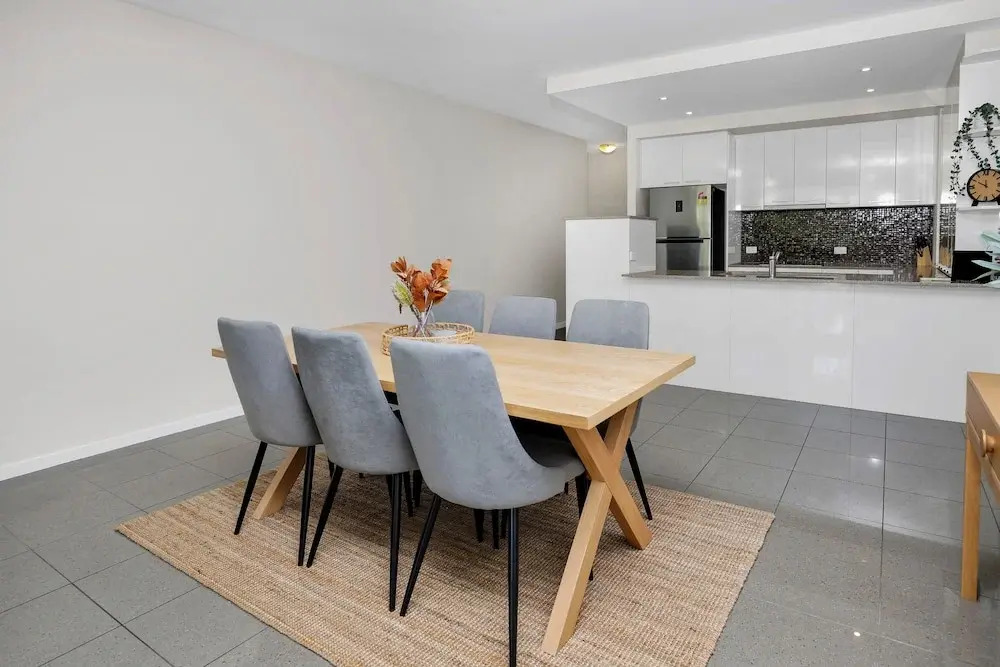 City Centre Apartment with Mountain View